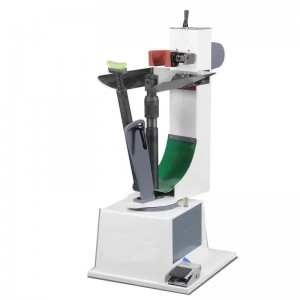 kožená bota, která vytváří stroj na straně pasu