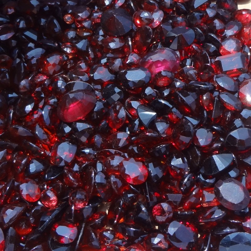 Svatební šperky červený granátový rubínový náhrdelník ženy křišťálový přívěsek