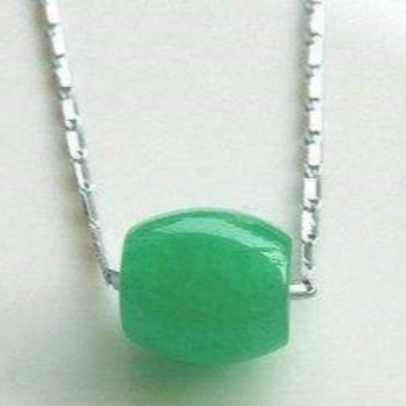 925 šterlinků stříbrný syntetický malay jade drahokam přívěsek ženy náhrdelník