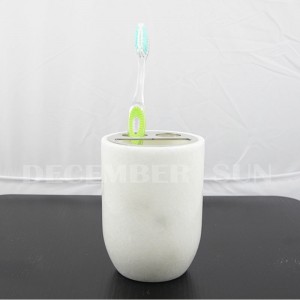 Sada koupelny z čistého bílého mramoru