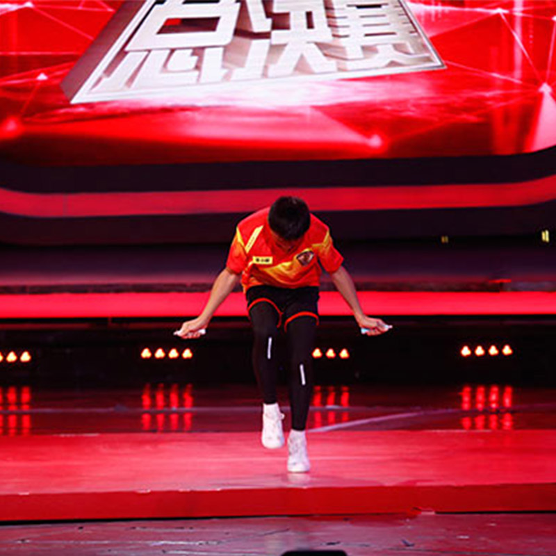 Stélka ACI - Podpořte mistra přeskakování lana!