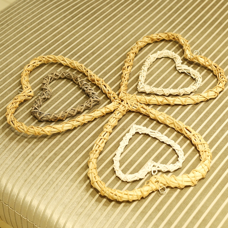 Umělecká kresba Willow Woven ve tvaru srdce