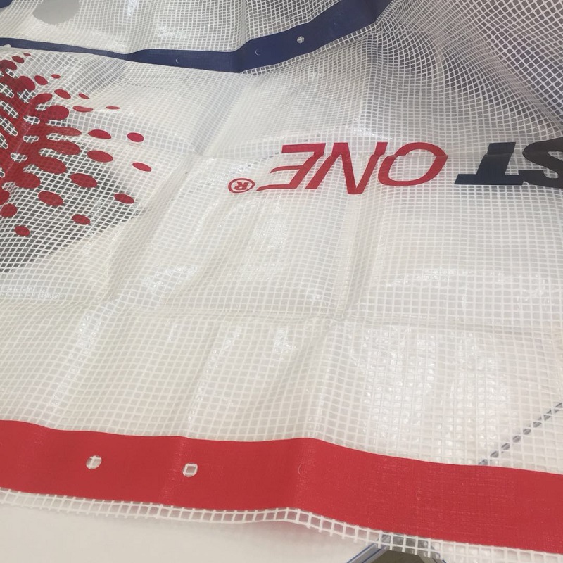 Tisk loga na plachtu