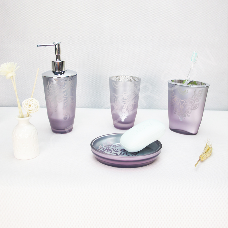 Sada 4 ks skleněných koupelnových doplňků