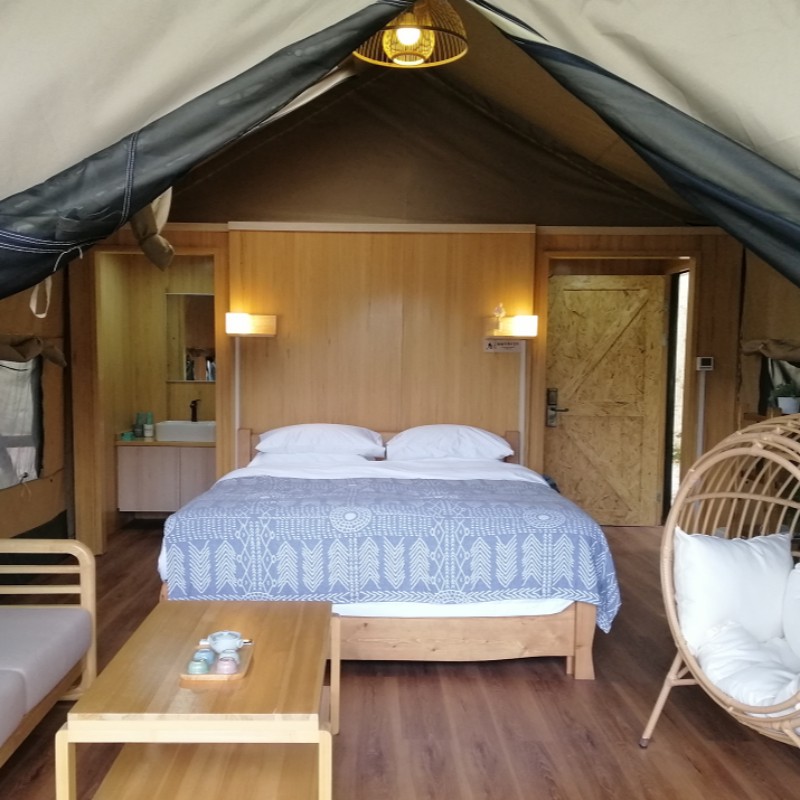 Hot Sale Factory Cena Vodotěsný PVC A Canvas Luxury Safari Glamping Tent pro tábor