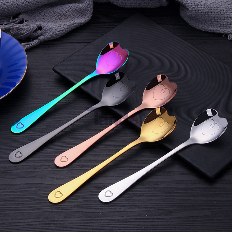 Mini metalový dezert jogurt kávová lžička ve tvaru srdce, nerezová ocelová čajová lžička ve tvaru srdce