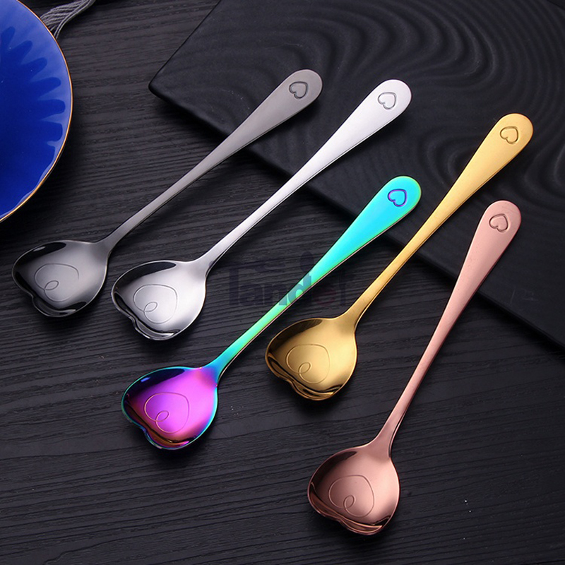 Mini metalový dezert jogurt kávová lžička ve tvaru srdce, nerezová ocelová čajová lžička ve tvaru srdce