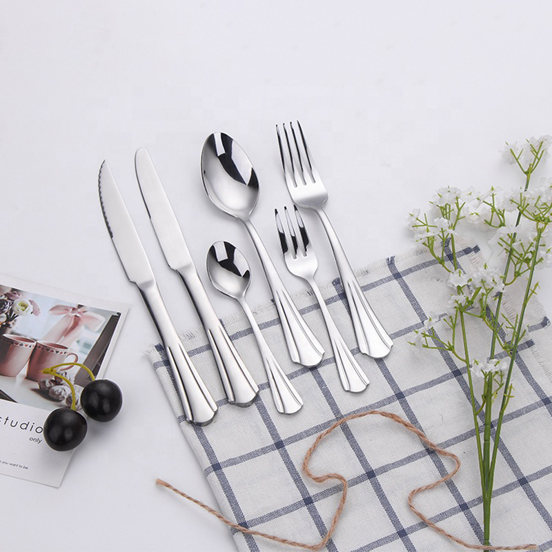 Chile 36ks Cutlery set 18/0 nerez ocel stříbrné příbory set s dřevěným dárkovým box