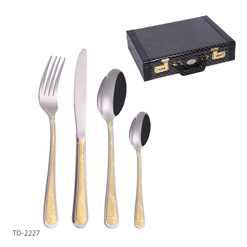 86PCS Vysoká kvalita korozivzdorné oceli Gold Cutlery Sada s koženým pouzdrem