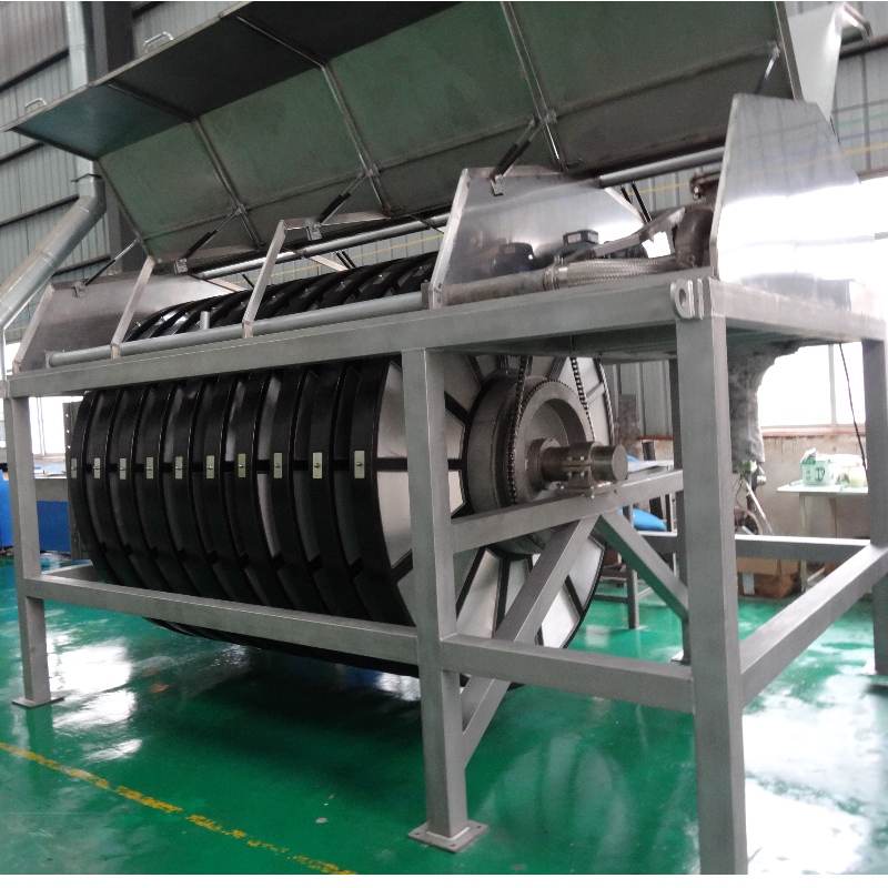 Úplně uzavřený typ diskového filtru