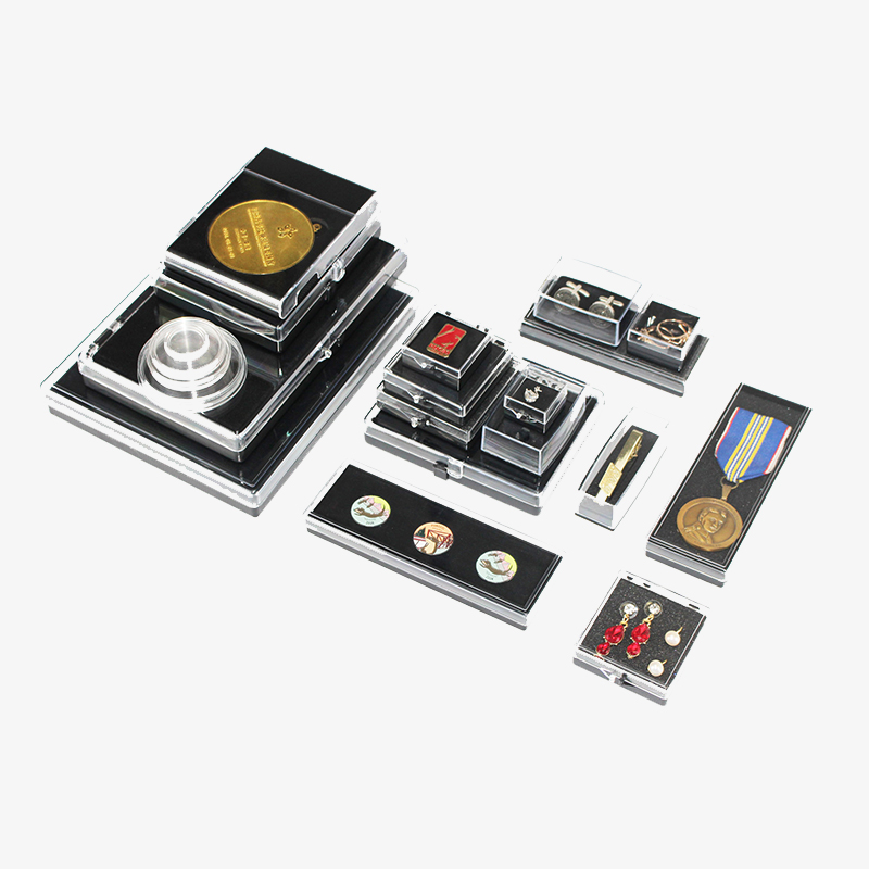 Akrylová medailová krabice s akrylovými dárky