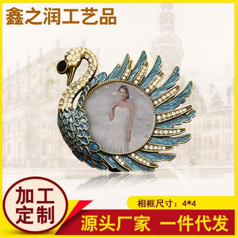 Modern í čínský tvůrčí jevištní kovový rám stříbrný tvůrčí praktický pokoj Dekorativní foto rám labutě lze přizpůsobit