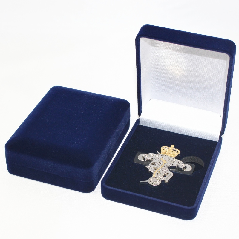 KUS D-22B Velvet Box na mince, náhrdelníky a odznaky, mm. 70 * 90 * 30, hmotnost přibližně 60 g