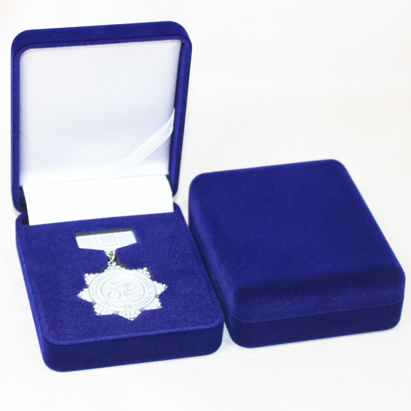 Položka D-26 kulatý tvar Velvet Box pro mince, náhrdelník & odznak, mm.75*95*32mm, závaží asi 65g