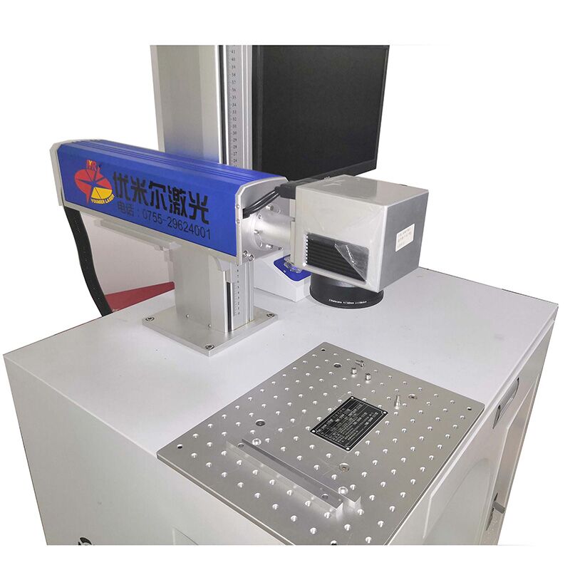 Vysoce kvalitní 20W / 30W / 50W bílé IPG raycus vlákno laserové značkovací zařízení pro kovové šperky logo rytec výrobce zařízení