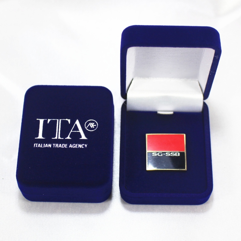 Položka F-10 kruhový tvar Velvet Box pro odznak nebo mince, mm.45*55*22, závaží asi 23g