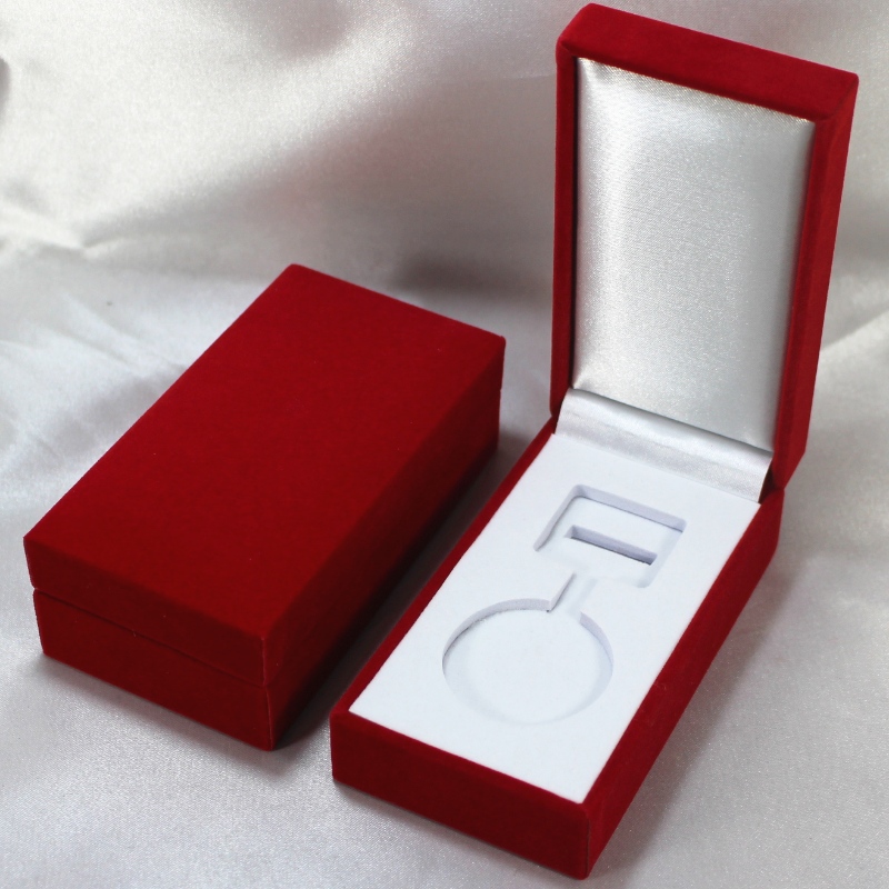 Krabička z umělé kůže obdélník V-10 pro medaili 40 x 80 mm a odznak atd. Mm. 60 * 111 * 38, hmotnost přibližně 82 g