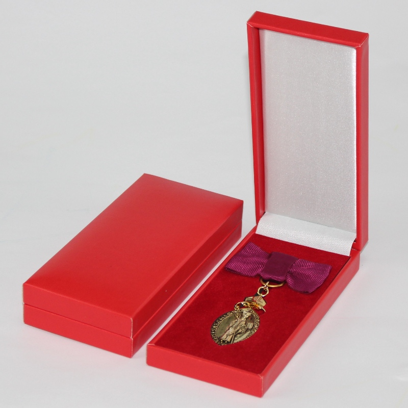 Krabička z umělé kůže obdélník V-10L pro medaili a odznak 50 x 120 mm atd. Mm. 69 * 148 * 30, hmotnost přibližně 98 g