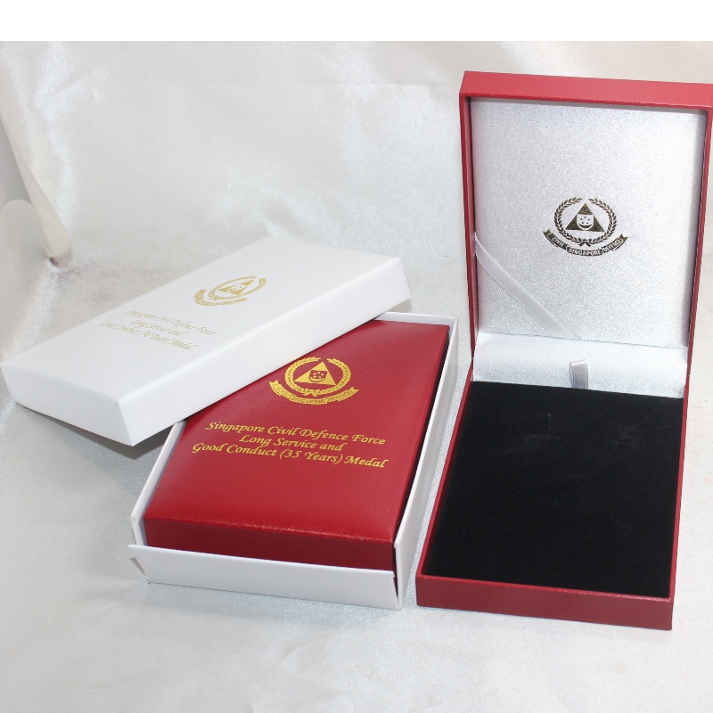 ARANŽÉRY koženka (obdélník) V-15S, krabička na medaili 75 * 120 mm, mince a odznak atd. Mm. 97 * 143 * 34, hmotnost přibližně 170 g