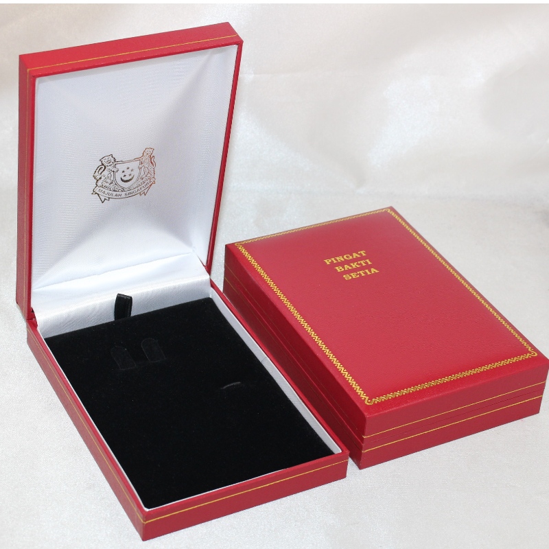 ARANŽÉRY koženka (obdélník) V-15S, krabička na medaili 75 * 120 mm, mince a odznak atd. Mm. 97 * 143 * 34, hmotnost přibližně 170 g