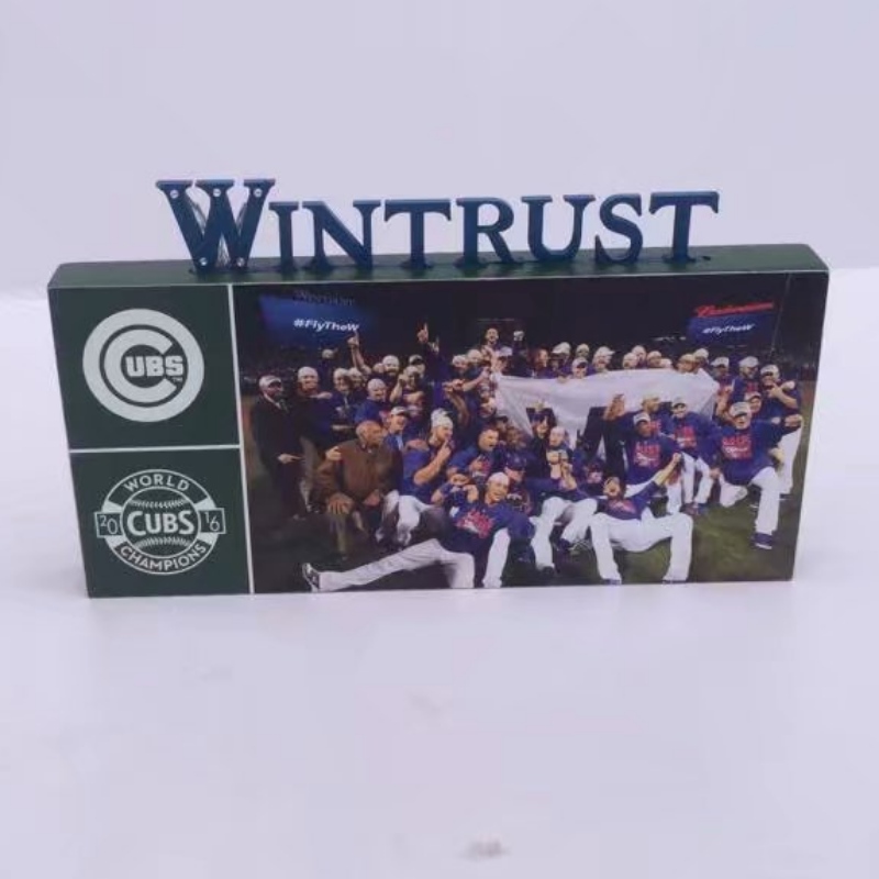 Dřevěné kostky Wintrust Video Board s LED dopisů