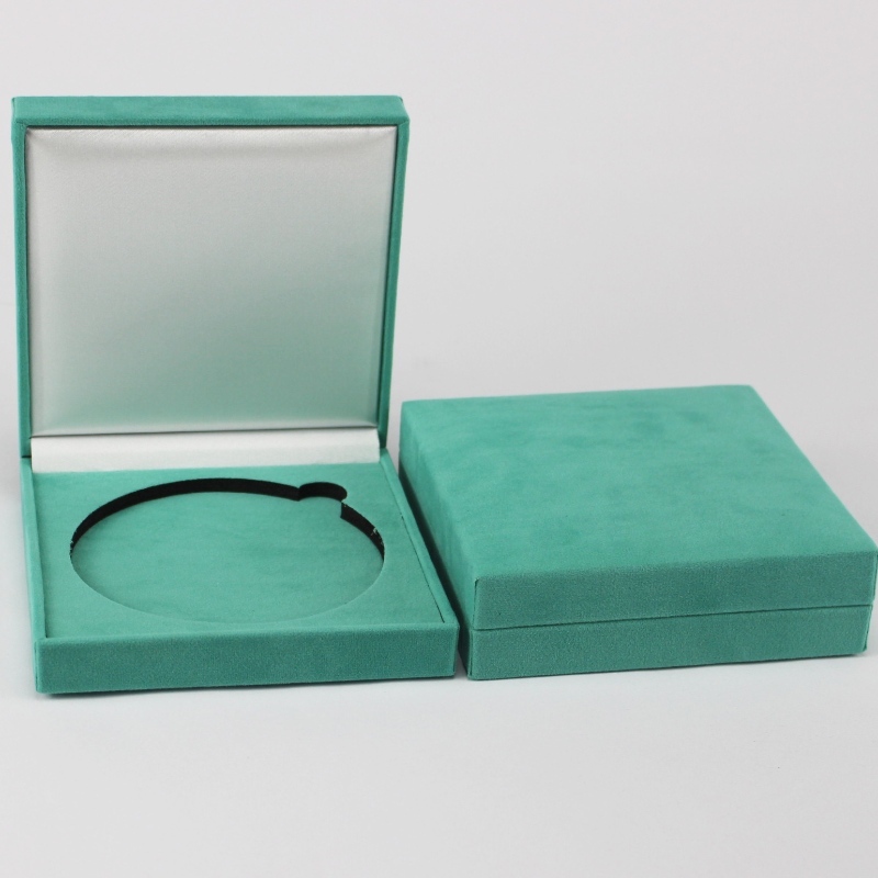 Výrobek V-22S čtvercový flanelový box na mince 90 * 90 mm, odznak ＆ medaile atd. Mm.128 * 128 * 34, hmotnost přibližně 170 g