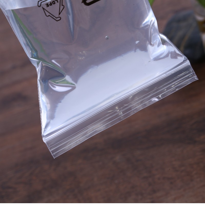 Přizpůsobitelný průhledný samolepící vak LLDPE