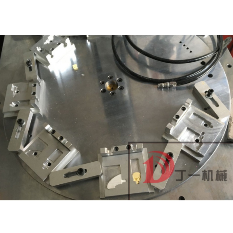 Šestimístný ultrazvukový svařovací stroj rotační automatické podávání a zasekávání nestandardních přizpůsobovacích strojů dy-1532zp