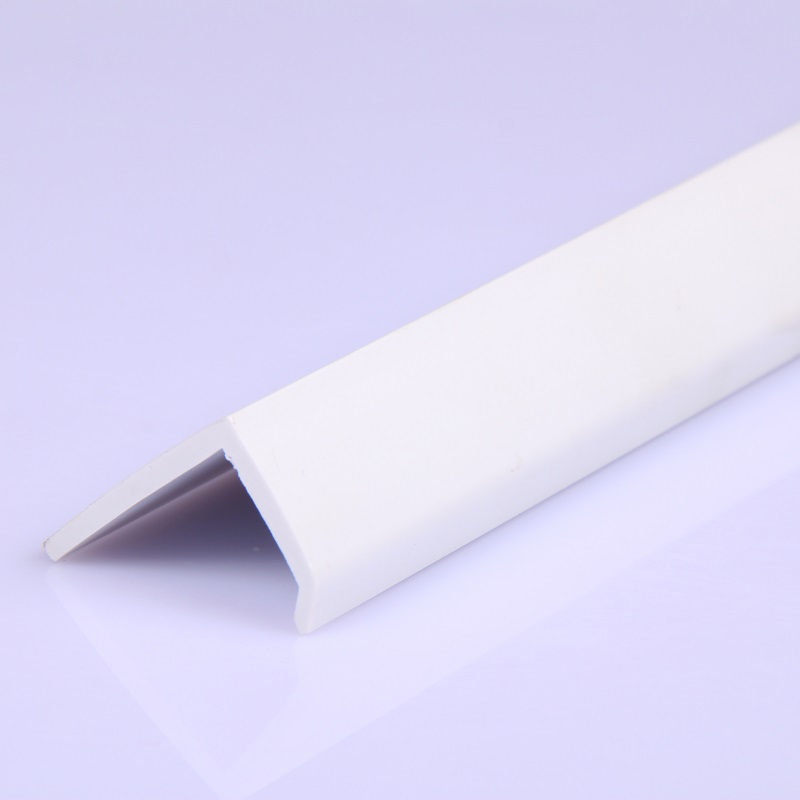 Zákaznický plastový obkladový profil ve tvaru L s vysokou kvalitou za nízkou cenu