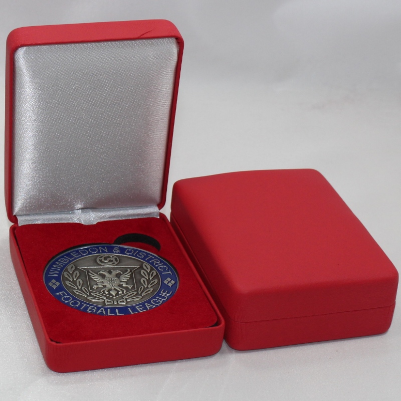 Krabička na medaili T-03 potažená flanelovou nebo PU kůží na mince 35–50 mm, odznak ＆ malá medaile atd. Mm.70 * 91 * 35mm, hmotnost přibližně 92g