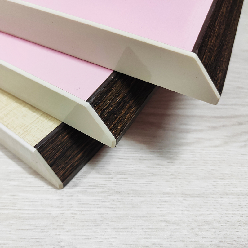 Proč je povrch obrazu kontaminován po pásu okrajů?