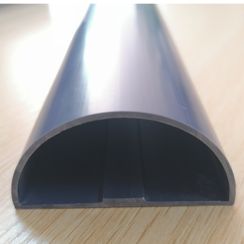 Profil obložení plastového kanálu ve tvaru PVC D