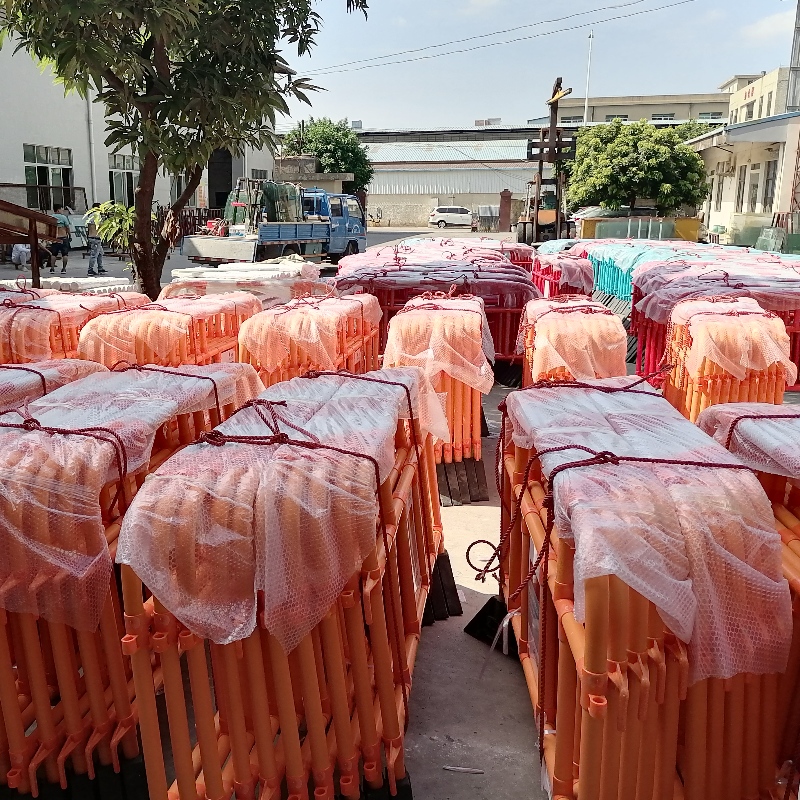 Zábrana pro chodce pro koncerty, sportovní akce a přehlídky plastová barikáda PVC zábrana parkoviště parkoviště silniční bariéra