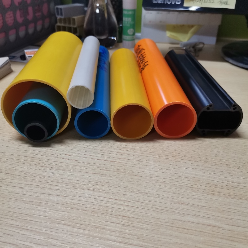 Přizpůsobený extrudovaný PVC plastovýnábytek Stupeň PVC trubka