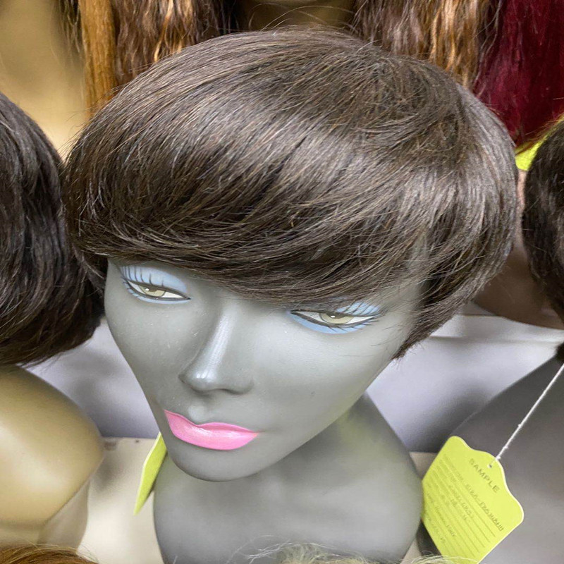 Co mám dělat, když mi pořád vypadávají vlasy?Existuje nějaké dobré řešení?