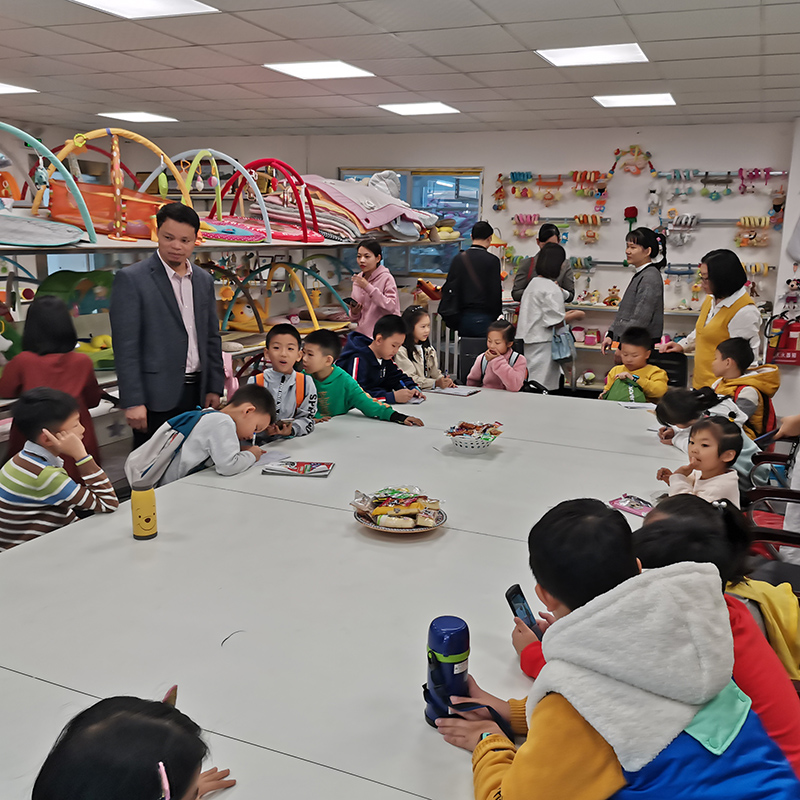 Toona Baba plyšové hračky školení pro děti