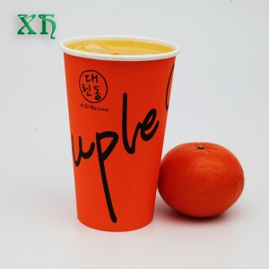 Jednorázové poháry na studený nápoj s víčky