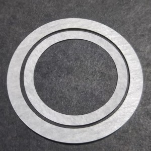 Nehořlavý izolační papír odolný proti roztržení Bílý aramidový papír DMD Vysokoteplotní kulatý izolační papír vlastní zpracování 0,15 mm