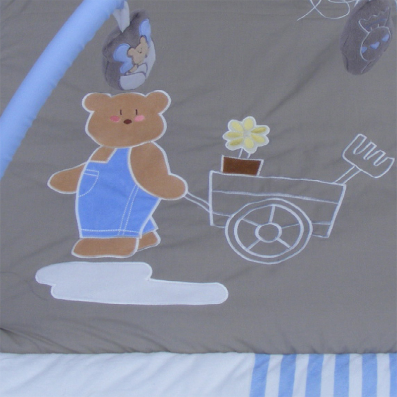 Náměstí playmat --medvěd