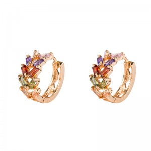 Evropská a americká módní osobnost list mosaz micro-inloid zirconnáušnice žena korejský temperamentnáušnice kovové studené větrnénáušnice