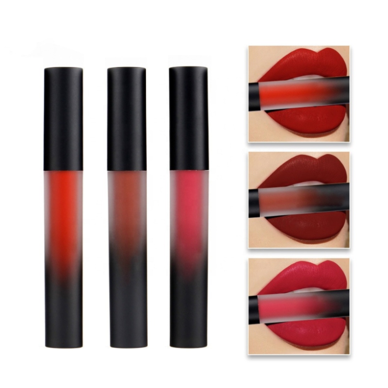 Nový Supermatte LipGloss.