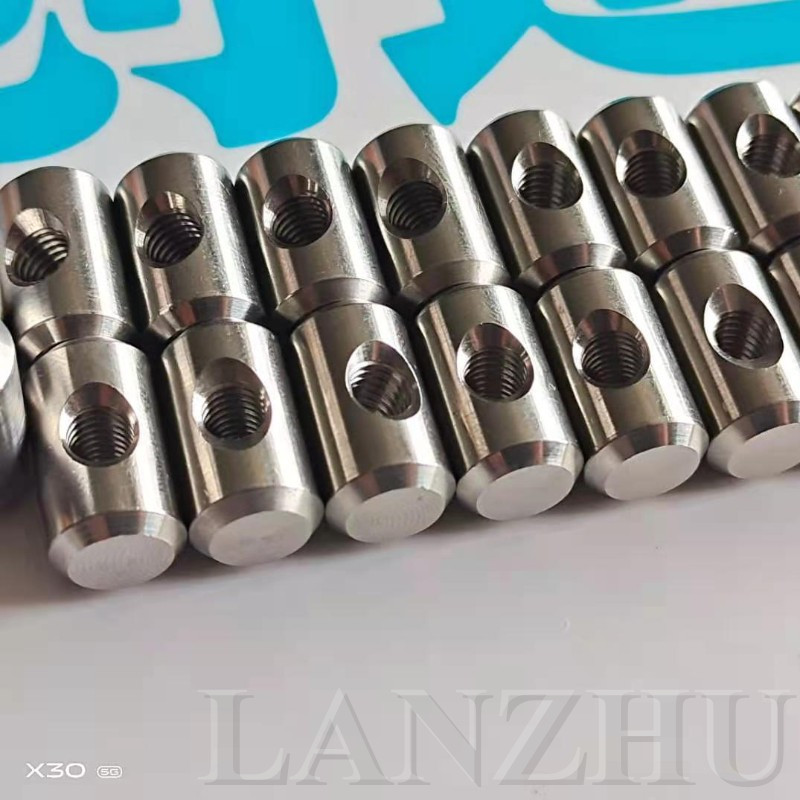 A-286 se závitem Trunnion