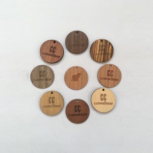 Dřevěná speciální karta