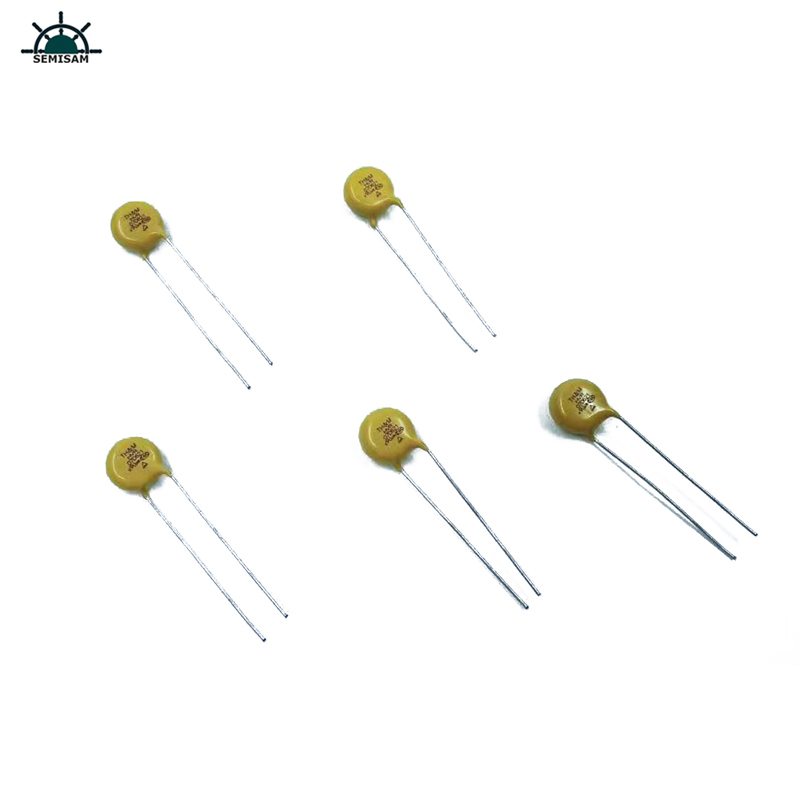 Čína ODM Elektronická továrna, žlutá MOV 7mm HVR07D621K Oxid zinečnatý Varistor pro domácí spotřebiče