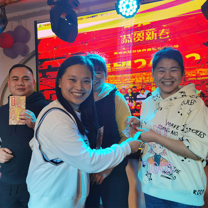 Výroční strana Elongarrow \\\\ t