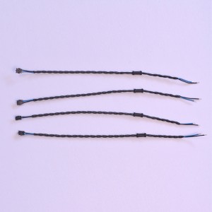 Vestavěný kabelový svazek reproduktoru