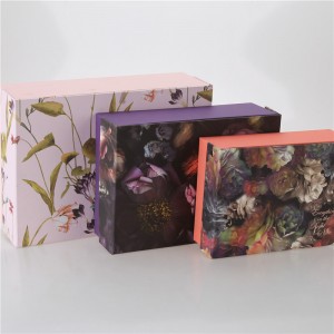 Jemné zlaté pozlacené tlačítko elastické tlačítko krabičky