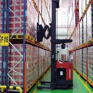 Regály stojanuna palety