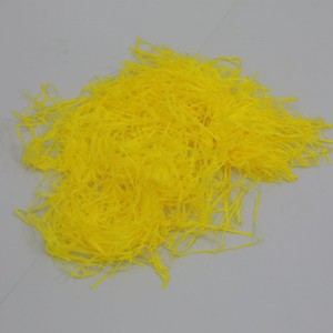 Žlutý výplň crkle skartovaný papír