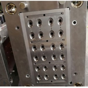 Plastová injekční medicína